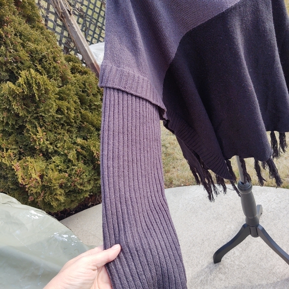 💥 3/$20 DressBarn L/XL Shawl with Arms Sweater! - Picture 4 of 14